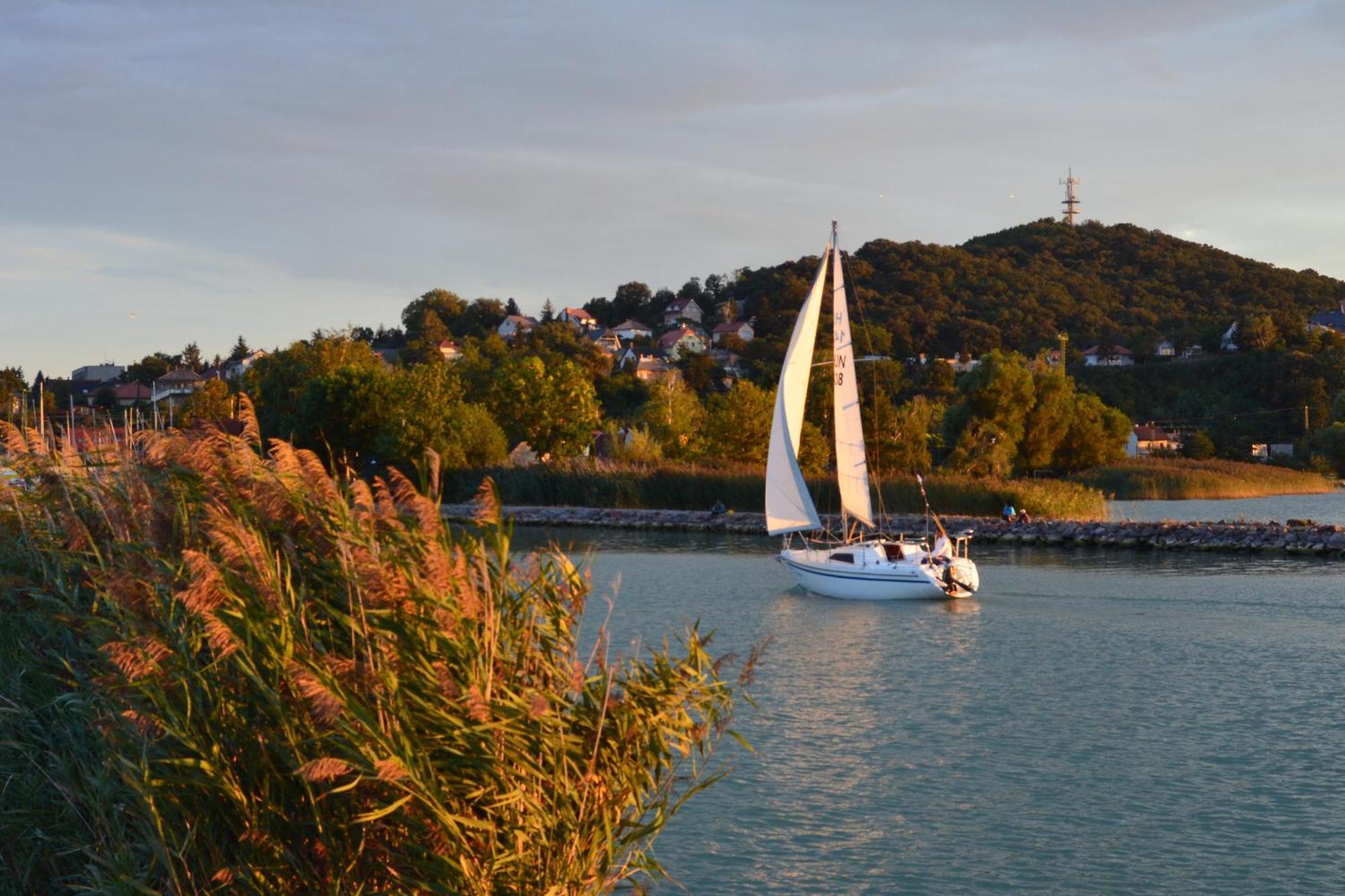 Hotel Balaton Fonyod Exterior photo